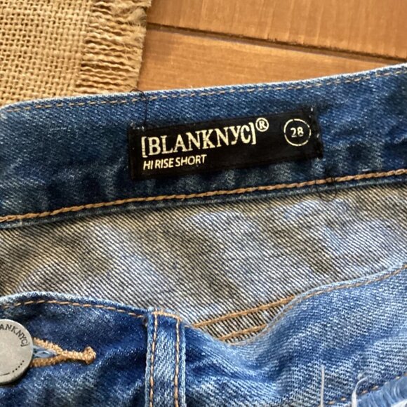 BlankNYC Hi Rise Distressed Denim Shorts Women's Size 28 Raw Hem‎ Jean Shorts - Picture 2 of 9